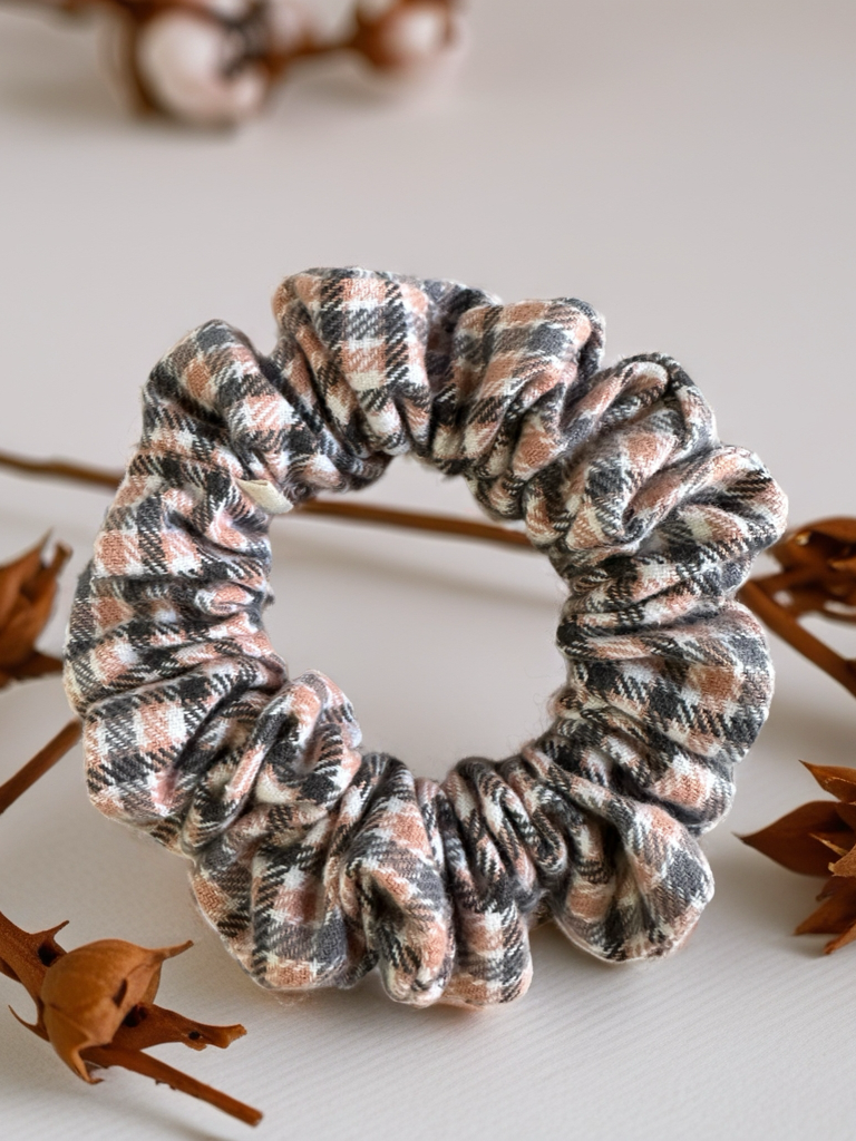 Scrunchies Blush Grey Plaid