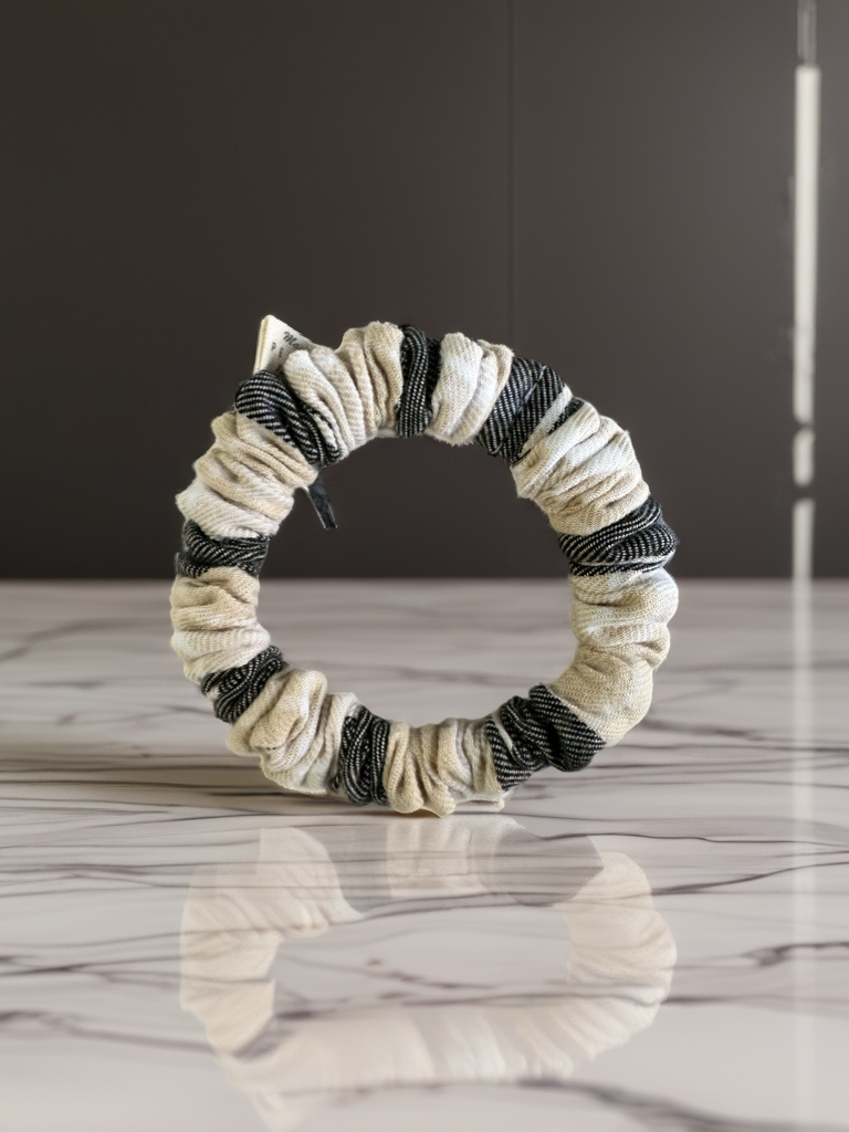 Scrunchies Black Cream Plaid